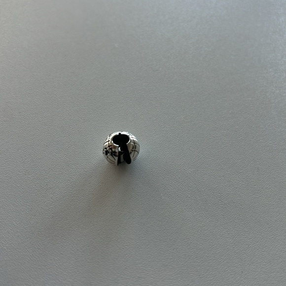 Pandora globe clip charm - Picture 3 of 4